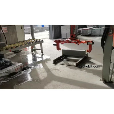 Machine de chargement et de déchargement automatique de pinces
