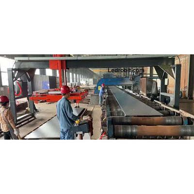 Machine de chargement et de déchargement polyvalente