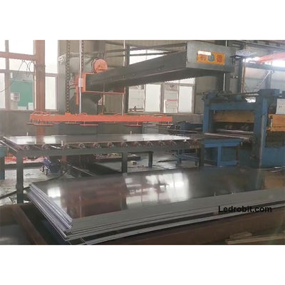 Machine automatique de chargement et de déchargement de plaques d'aluminium